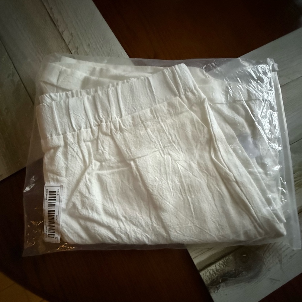 White Elastic Waist Ladies Shorts